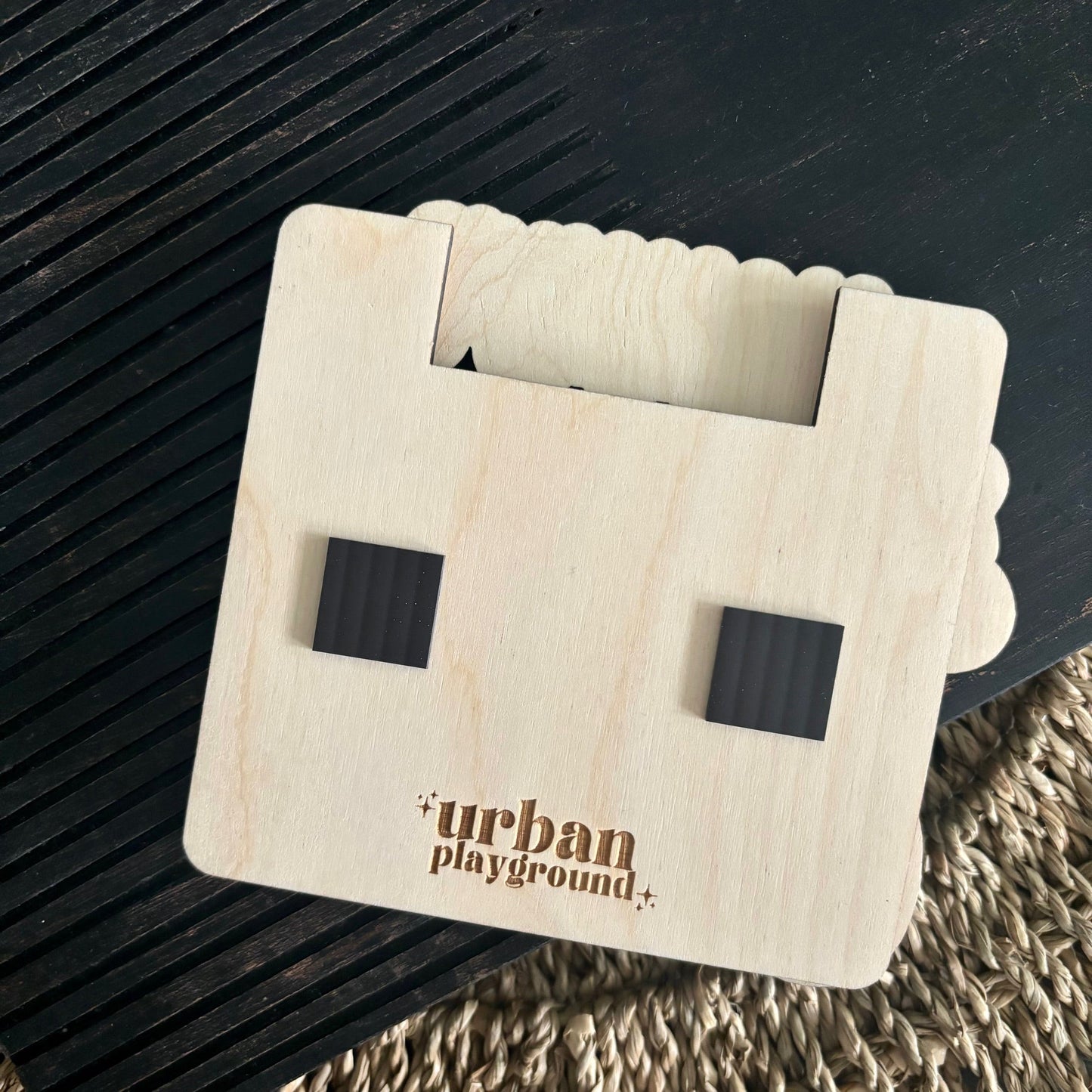 Lovebug magnetic frame