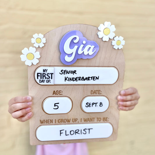 Arched Daisy First / Last Day of School Board