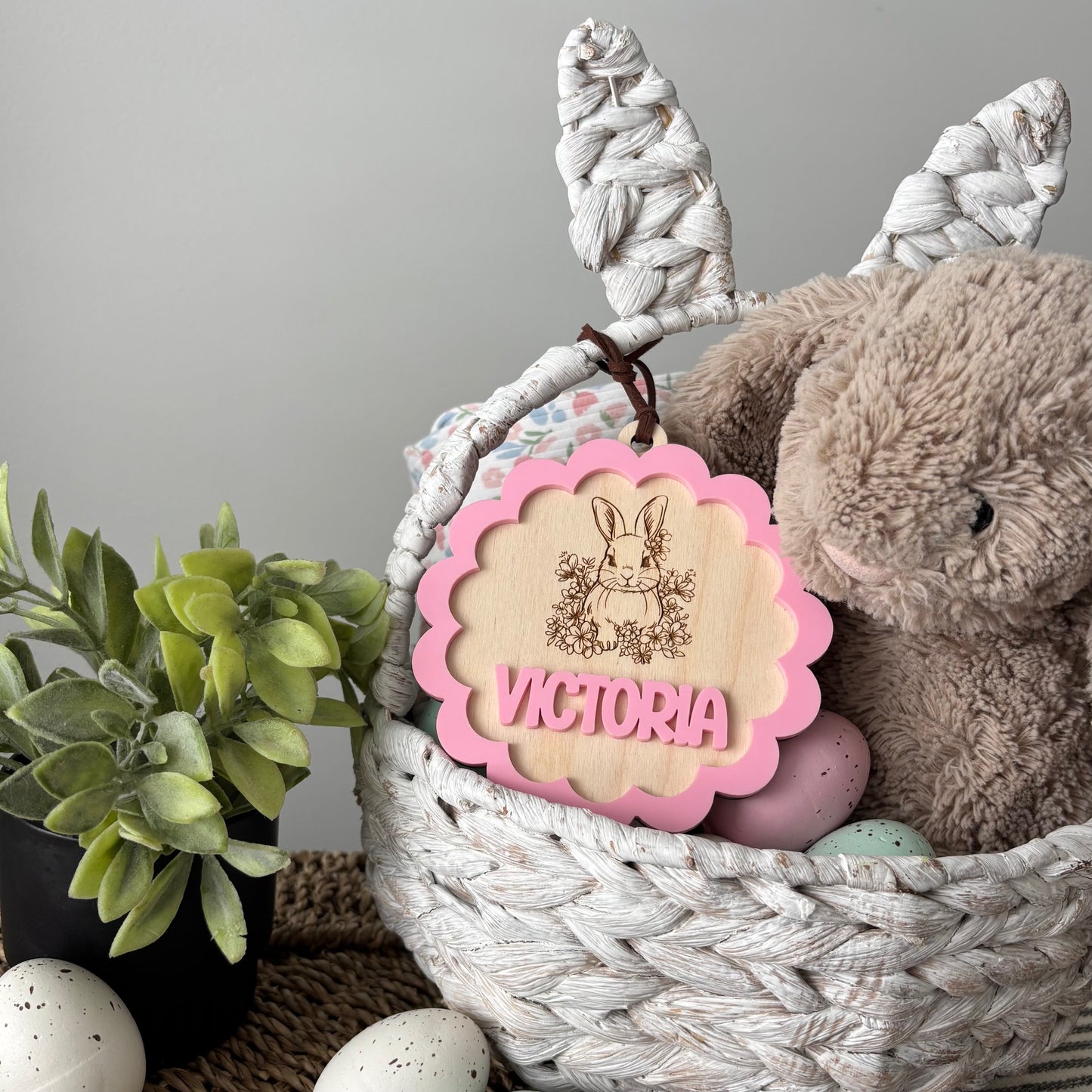 SCALLOPED EASTER TAG