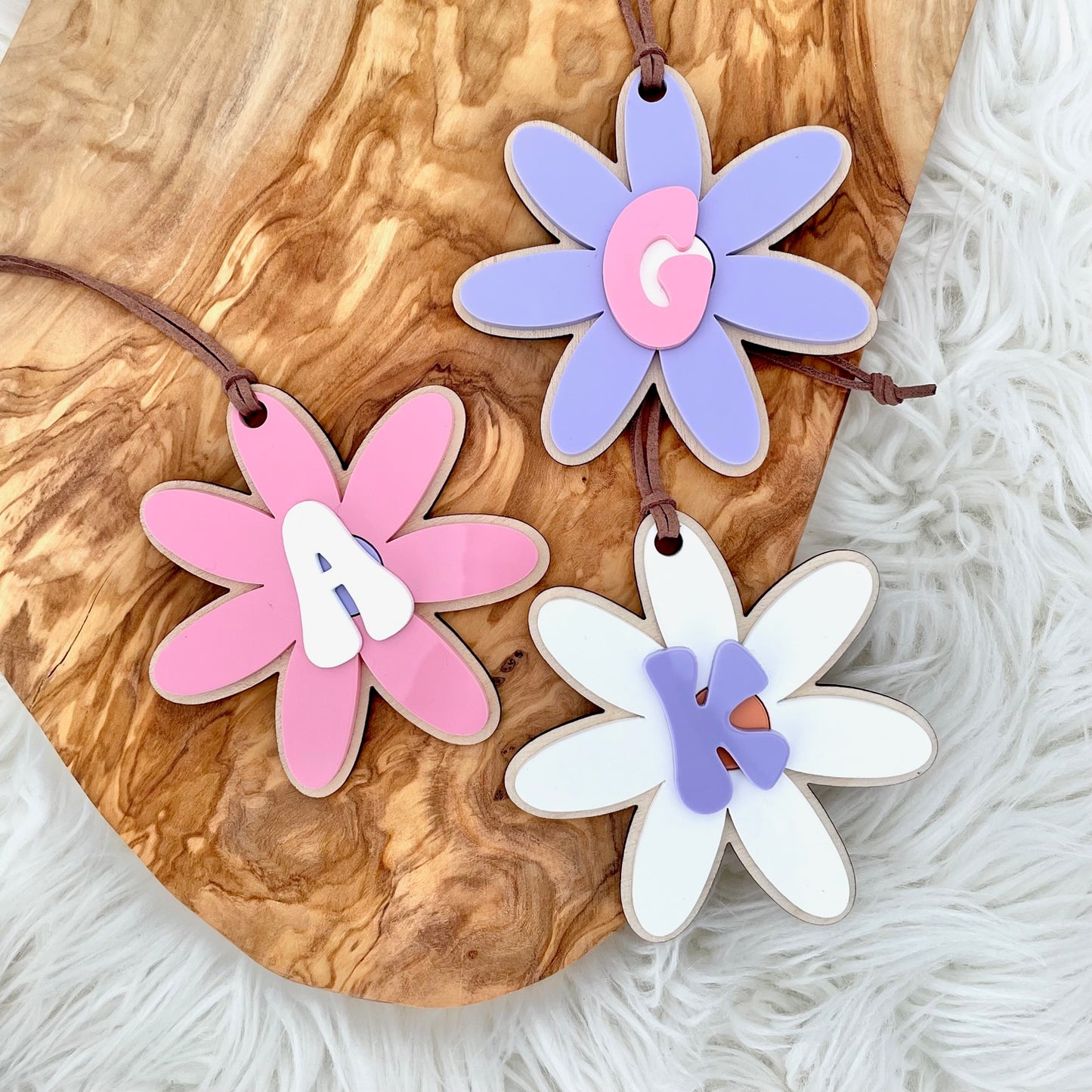 RETRO DAISY - EASTER TAG