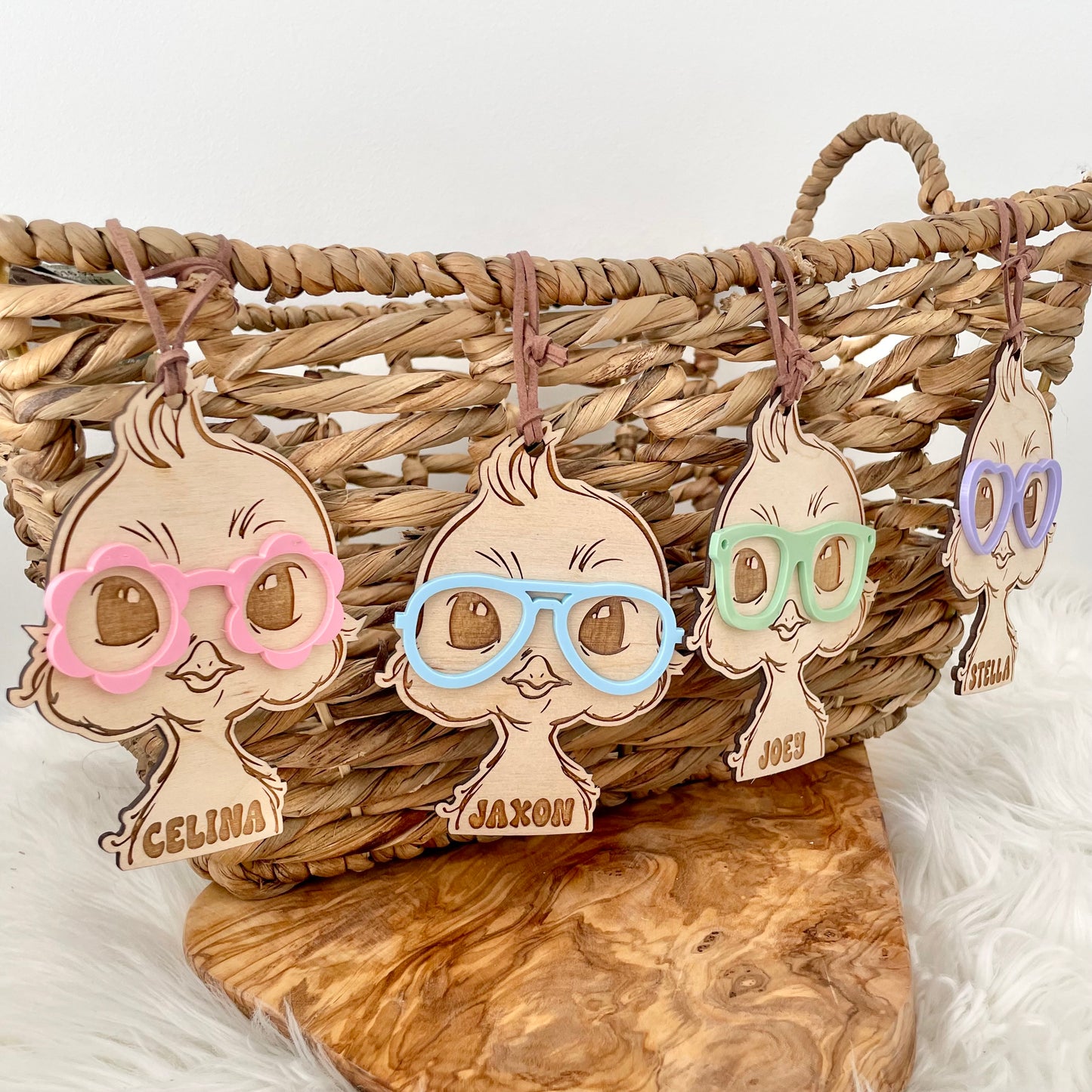 SPRING CHICK w. GLASSES - EASTER TAG